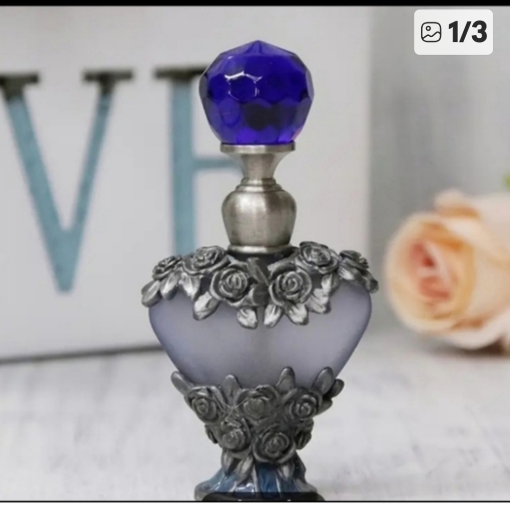 Dubai Style Decrotative Perfume Bottles 2 Glass Vanity Decor - Picture 3 of 3